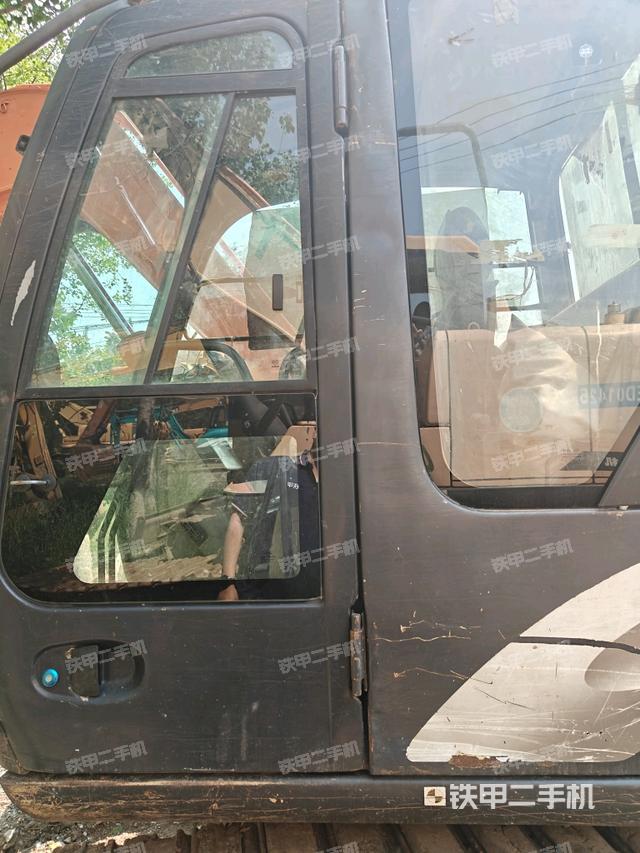 ?駕駛室正側(cè)(駕駛室部分) ?駕駛室正側(cè)(駕駛室部分)