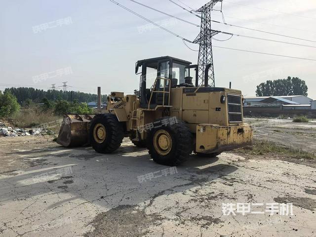 駕駛室工作臺(整機(jī)外觀及大件) 駕駛室工作臺(整機(jī)外觀及大件)