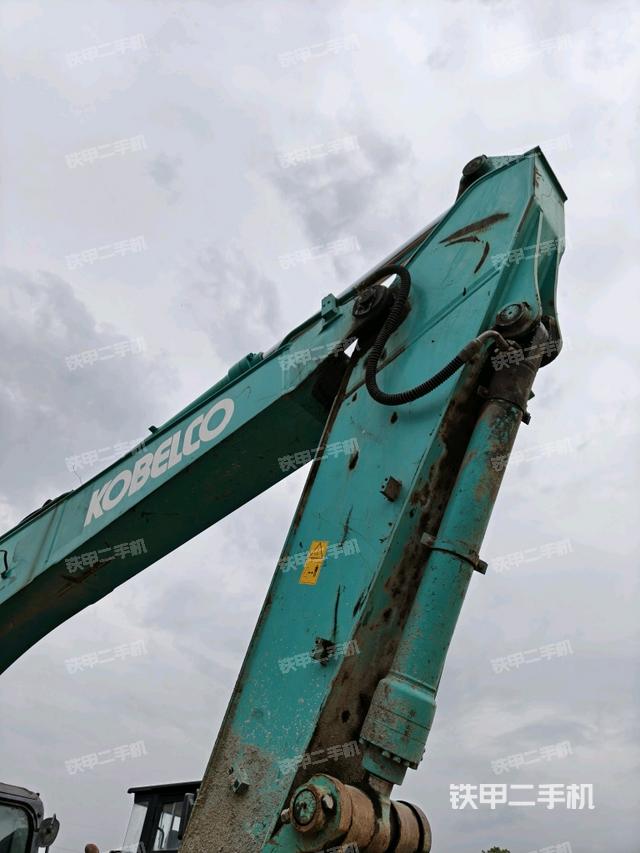 大臂油缸整體?豎拍（工作和回轉(zhuǎn)裝置）