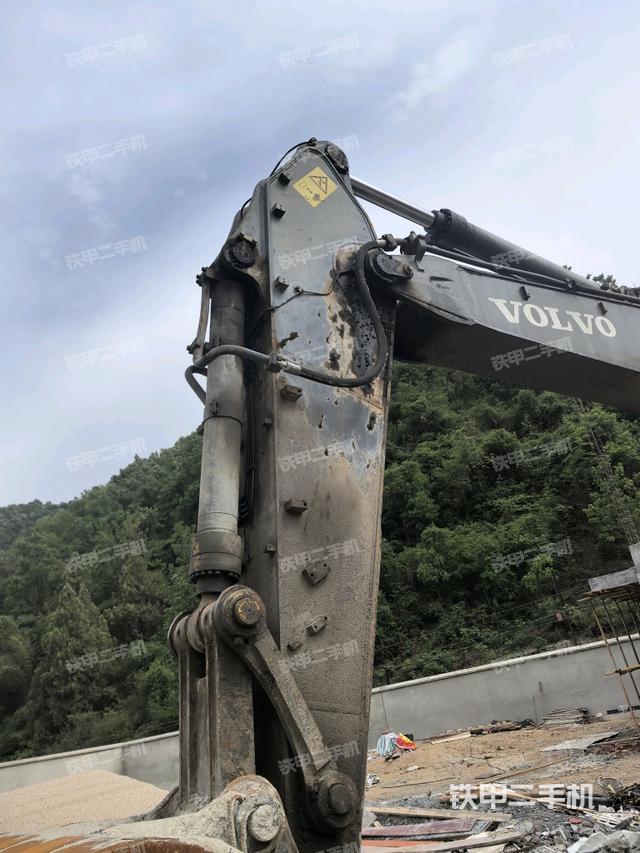 小臂整體左后（工作和回轉(zhuǎn)裝置）