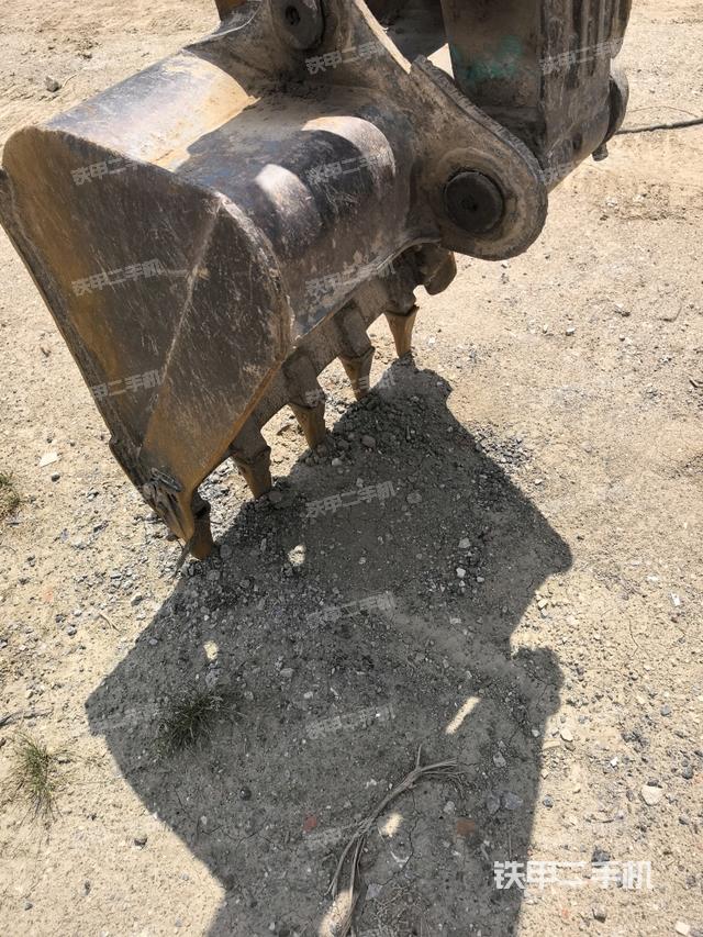 鏟斗45度(工作和回轉裝置) 鏟斗45度(工作和回轉裝置)