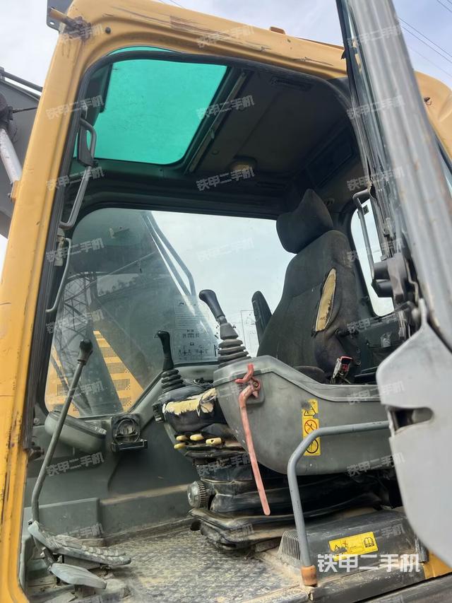 駕駛室整體（整機(jī)外觀）