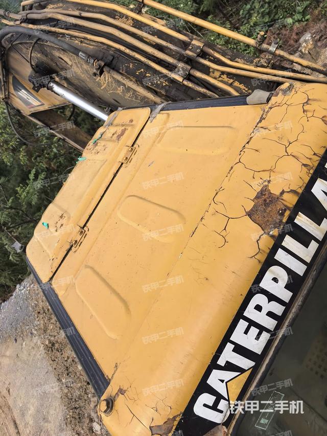 驾驶室顶部（整机外观）