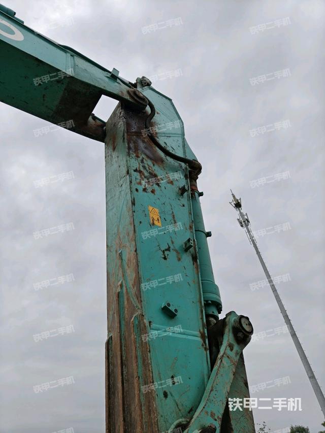 大臂油缸整體?豎拍(工作和回轉(zhuǎn)裝置) 大臂油缸整體?豎拍(工作和回轉(zhuǎn)裝置)