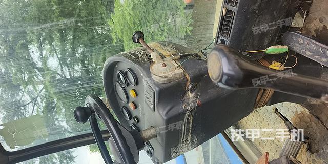 驾驶室操作台（设备外观及核心部件）