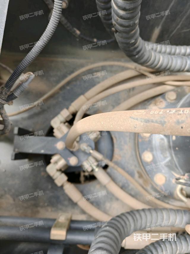 增壓器特寫(xiě)(上車部件) 增壓器特寫(xiě)(上車部件)