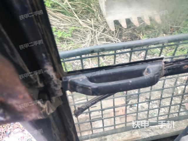 座椅后部(駕駛室部分) 座椅后部(駕駛室部分)