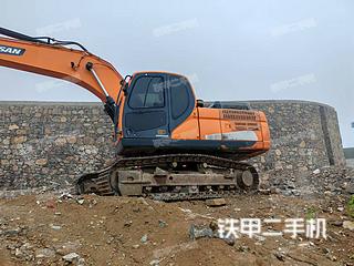 斗山DX215-9C挖掘机实拍图片