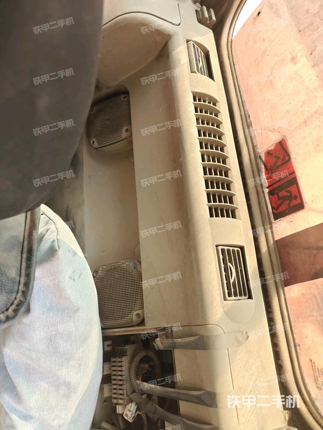 座椅后部(駕駛室部分) 座椅后部(駕駛室部分)