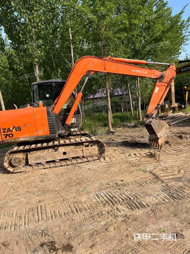 右后45(整機(jī)外觀) 右后45(整機(jī)外觀)