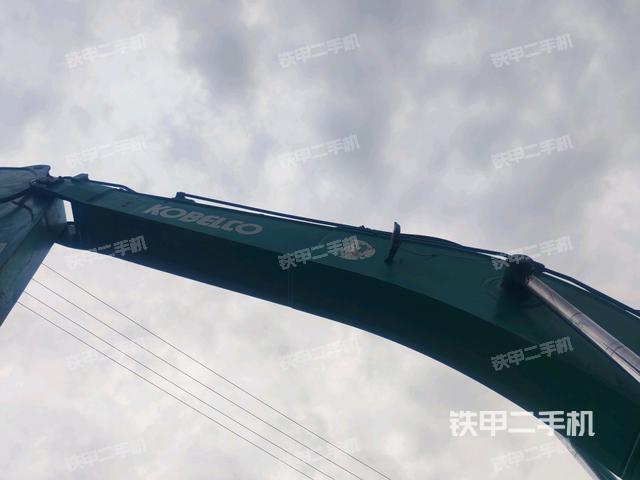 大臂油缸整體?豎拍（工作和回轉(zhuǎn)裝置）