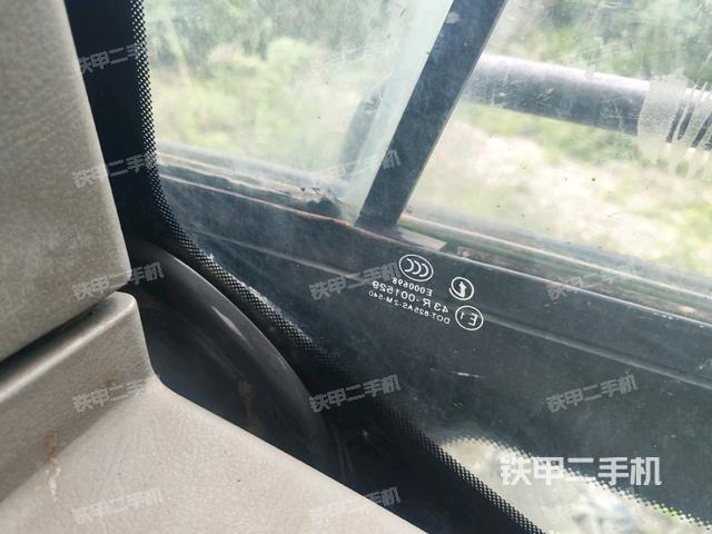 駕駛室左后45度(駕駛室部分) 駕駛室左后45度(駕駛室部分)