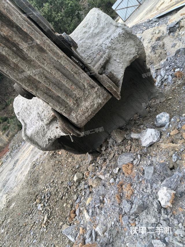 鏟斗右后整體（工作和回轉(zhuǎn)裝置）