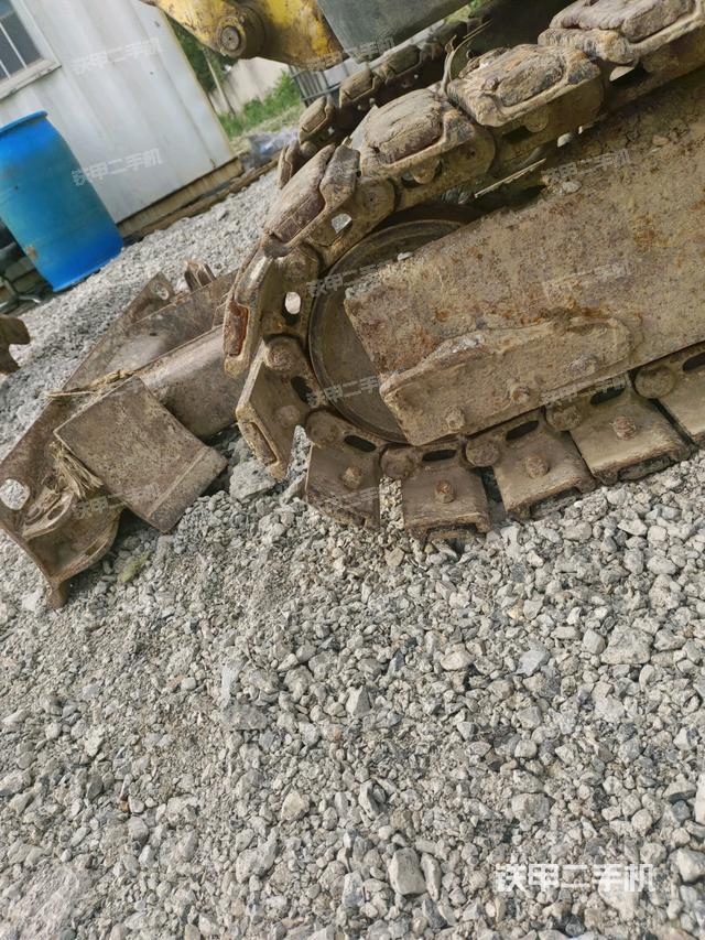 右驱动轮（行走机构）