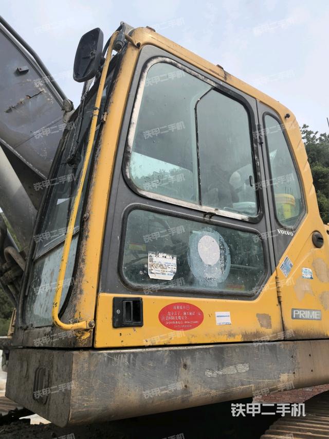 駕駛室左前45度（駕駛室部分）