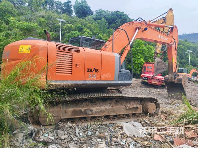 右后45(整機外觀) 右后45(整機外觀)