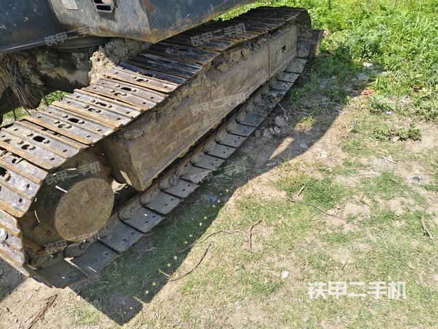 右側(cè)履帶整體?(行走機構(gòu)) 右側(cè)履帶整體?(行走機構(gòu))
