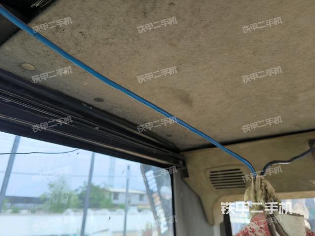 后窗玻璃角標(駕駛室部分) 后窗玻璃角標(駕駛室部分)