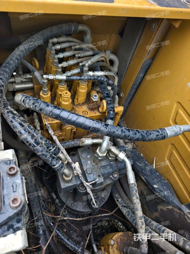 回轉(zhuǎn)馬達(dá)（上車部件）