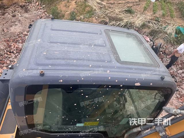 驾驶室顶部俯视(上车部件) 驾驶室顶部俯视(上车部件)