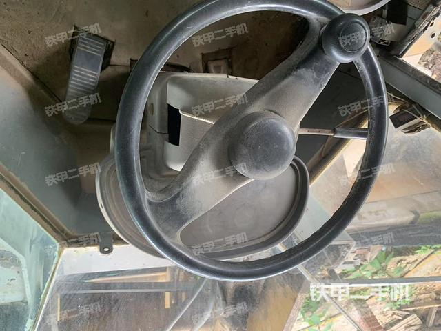 驾驶室操作台(整机外观及大件) 驾驶室操作台(整机外观及大件)