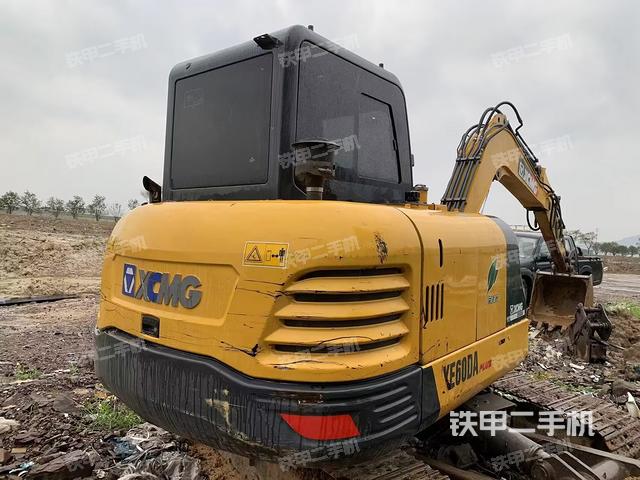 整機(jī)右后45°(整機(jī)外觀) 整機(jī)右后45°(整機(jī)外觀)