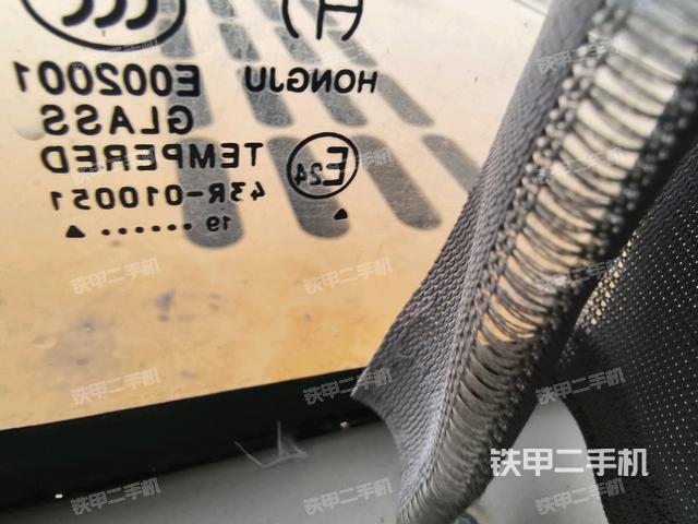 后窗玻璃角标(驾驶室部分) 后窗玻璃角标(驾驶室部分)