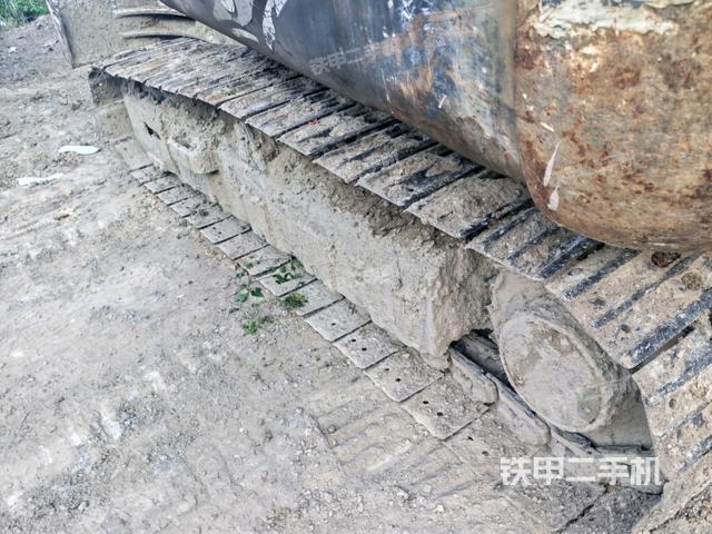 右側(cè)履帶整體?(行走機(jī)構(gòu)) 右側(cè)履帶整體?(行走機(jī)構(gòu))