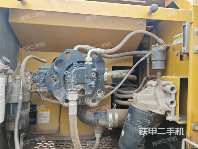 液壓泵斜45?右(大件艙室) 液壓泵斜45?右(大件艙室)