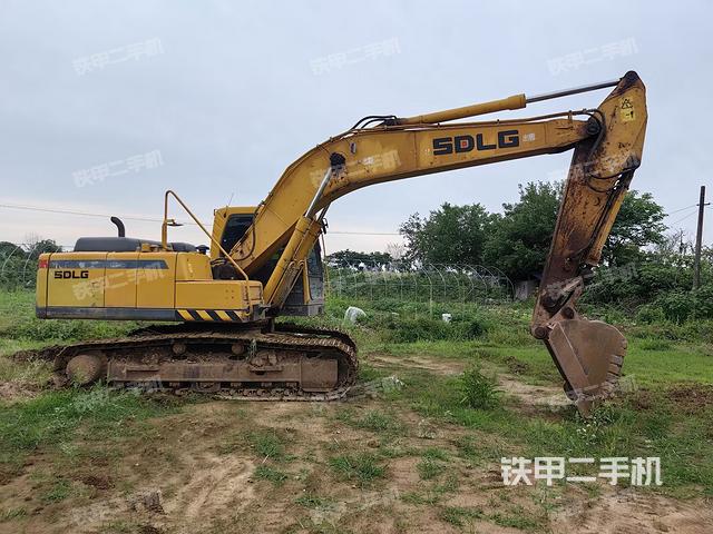 整機(jī)右后45°(整機(jī)外觀) 整機(jī)右后45°(整機(jī)外觀)