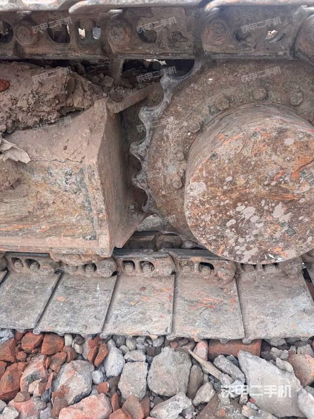 左驱动轮(行走机构) 左驱动轮(行走机构)