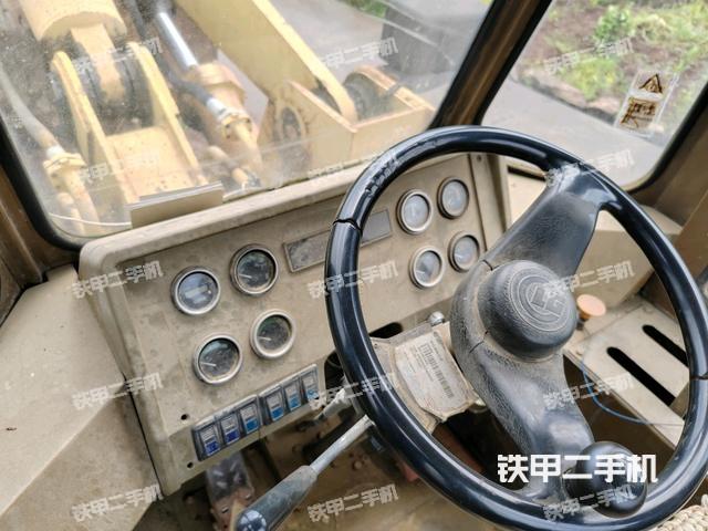 仪表盘(驾驶室部分) 仪表盘(驾驶室部分)