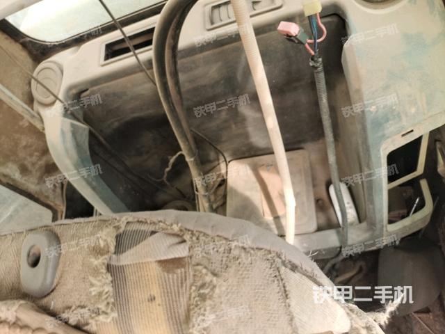 座椅右側(cè)控制臺/鑰匙門/油門/含右手柄(駕駛室部分) 座椅右側(cè)控制臺/鑰匙門/油門/含右手柄(駕駛室部分)