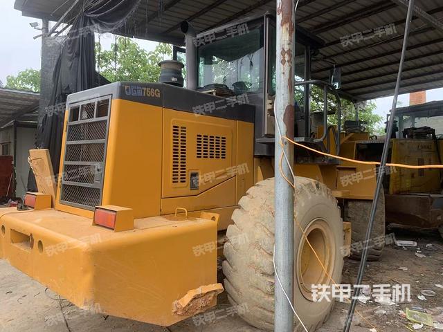 整機(jī)右后45°(整機(jī)外觀及大件) 整機(jī)右后45°(整機(jī)外觀及大件)