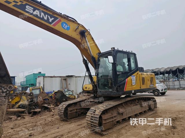 三一重工SY200C挖掘機