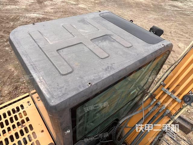 驾驶室顶部（整机外观）