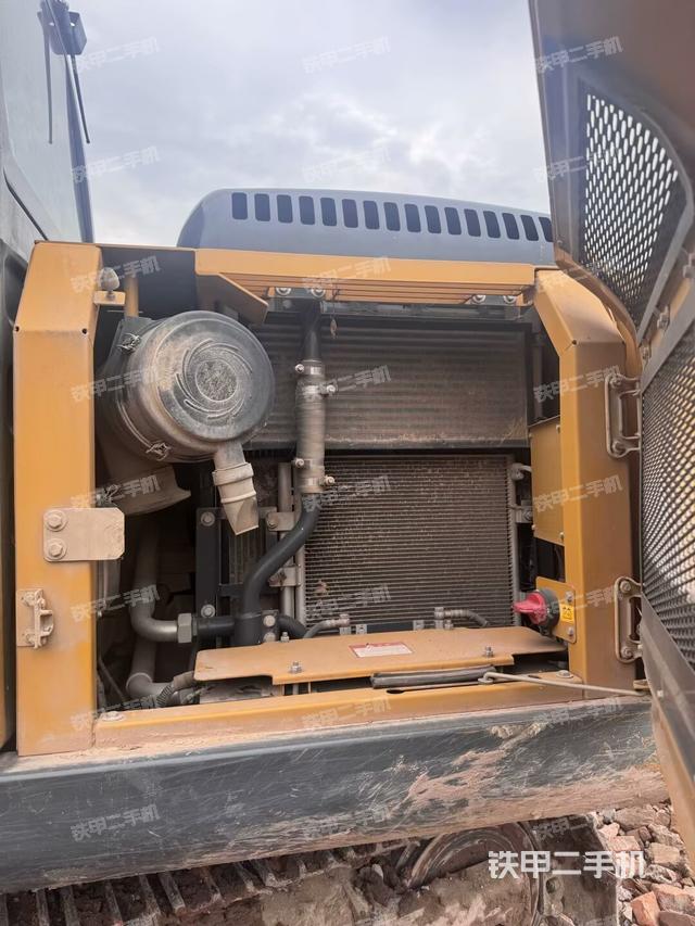 散热器正面(大件舱室) 散热器正面(大件舱室)