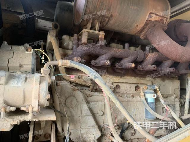 发动机左侧(整机外观及大件) 发动机左侧(整机外观及大件)