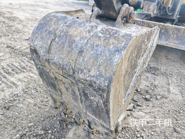 鏟斗45度(工作和回轉(zhuǎn)裝置) 鏟斗45度(工作和回轉(zhuǎn)裝置)