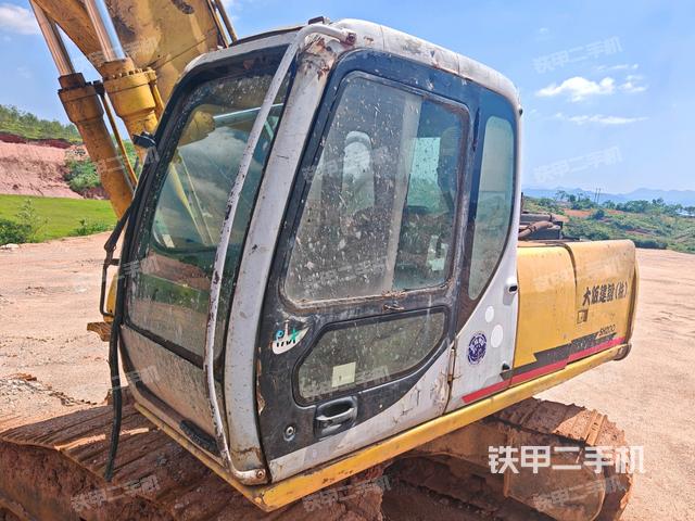 驾驶室整体(整机外观) 驾驶室整体(整机外观)