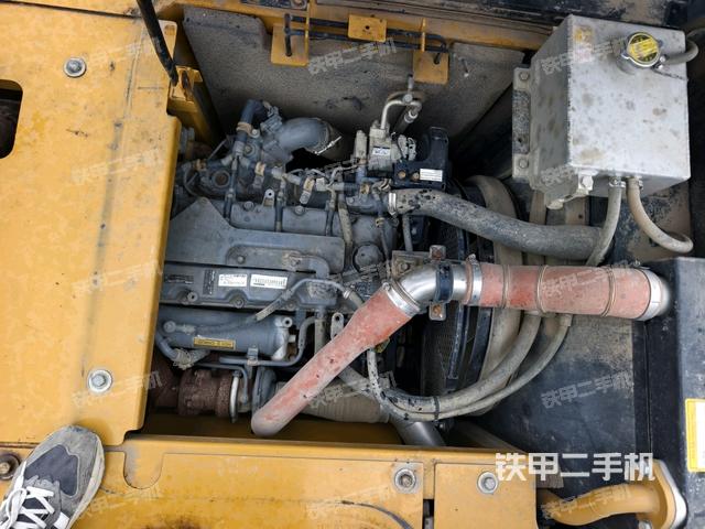 發(fā)動(dòng)機(jī)室（上車部件）