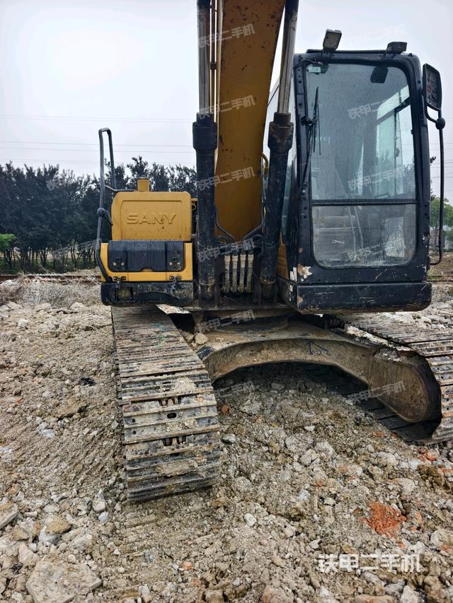 大臂油缸整體?豎拍（工作和回轉(zhuǎn)裝置）