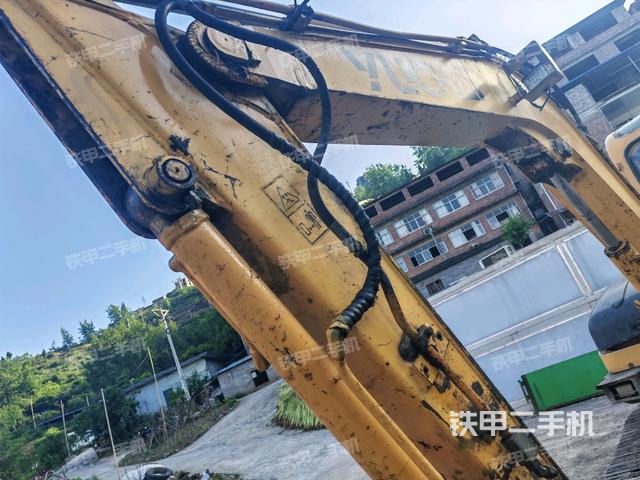 小臂整體左后(工作和回轉(zhuǎn)裝置) 小臂整體左后(工作和回轉(zhuǎn)裝置)