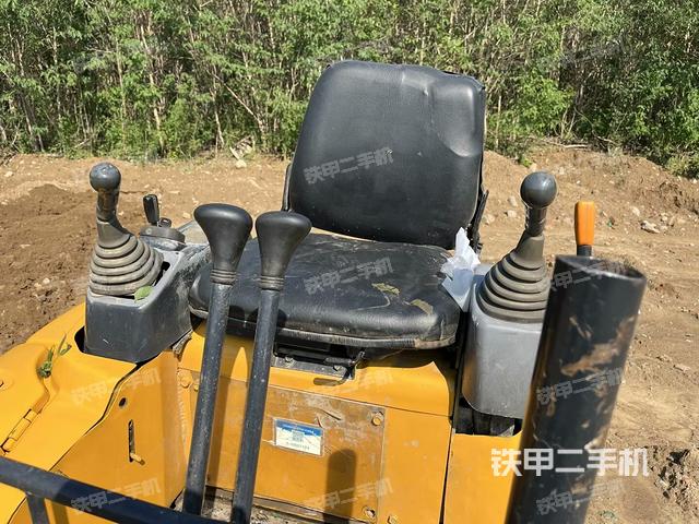 駕駛室頂部（整機(jī)外觀）