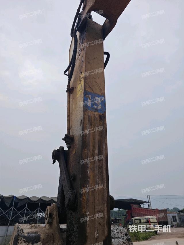小臂整體左后(工作和回轉(zhuǎn)裝置) 小臂整體左后(工作和回轉(zhuǎn)裝置)