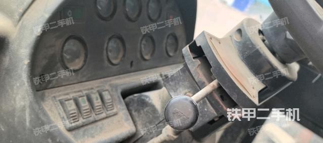 駕駛室操作臺(整機外觀及大件) 駕駛室操作臺(整機外觀及大件)