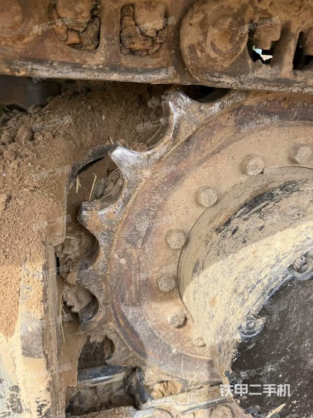 單側(cè)履帶整體（整機(jī)外觀）