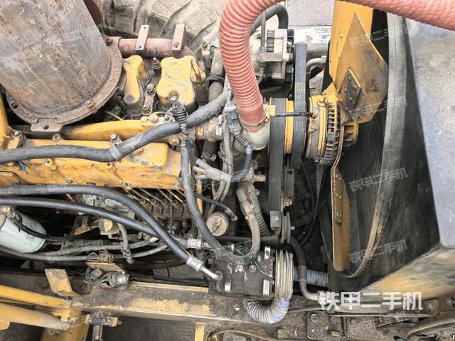 發(fā)動機右側(cè)(整機外觀及大件) 發(fā)動機右側(cè)(整機外觀及大件)