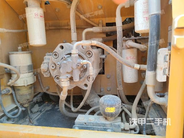 液壓泵斜45?左（大件艙室）