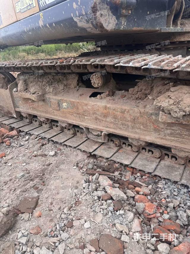 右侧履带整体(行走机构) 右侧履带整体(行走机构)